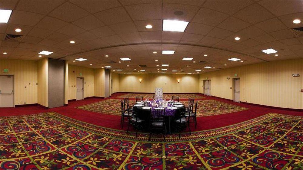 Hotel Wyndham Garden Fresno Yosemite Airport Restaurace fotografie