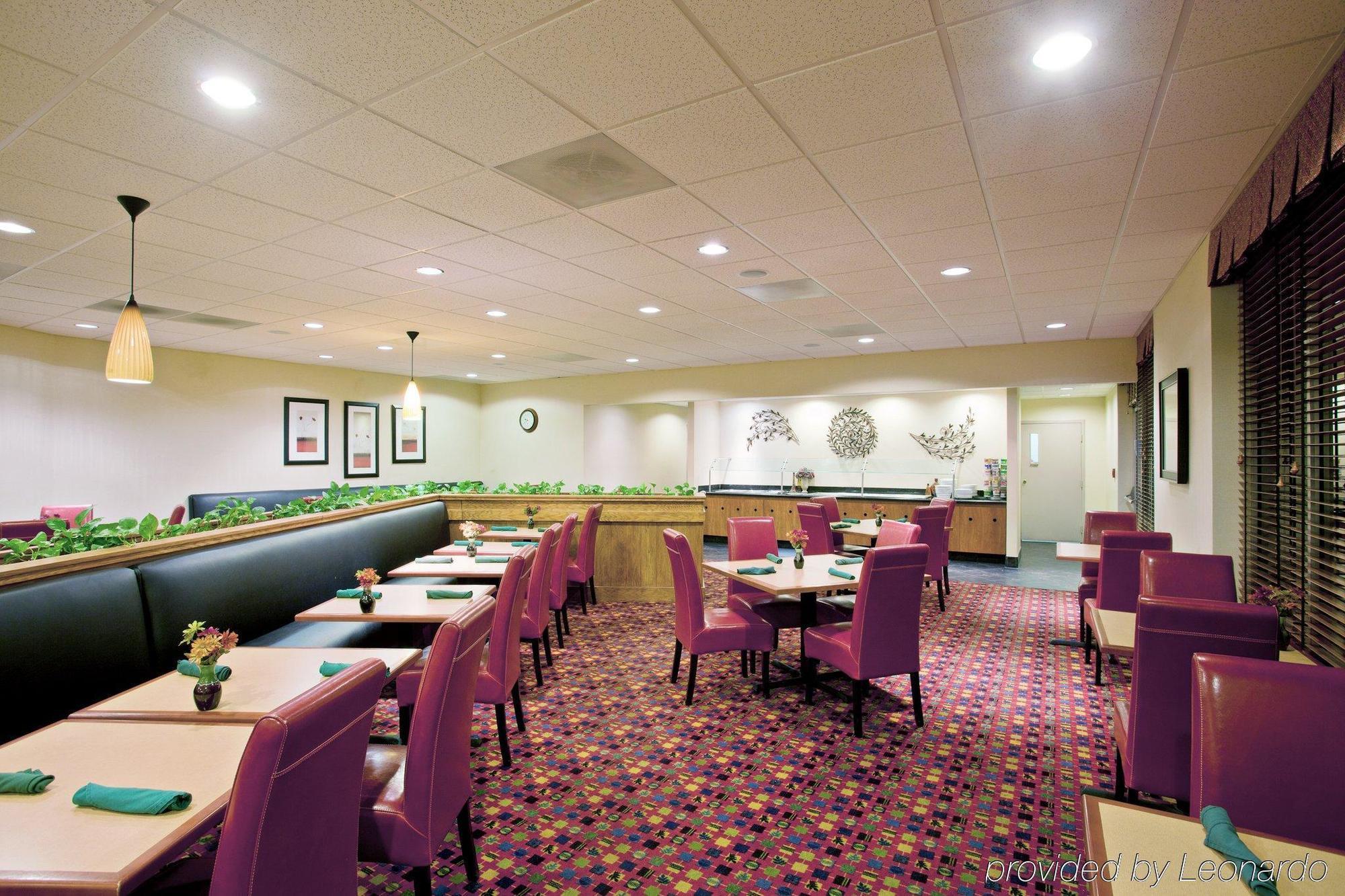Hotel Wyndham Garden Fresno Yosemite Airport Restaurace fotografie