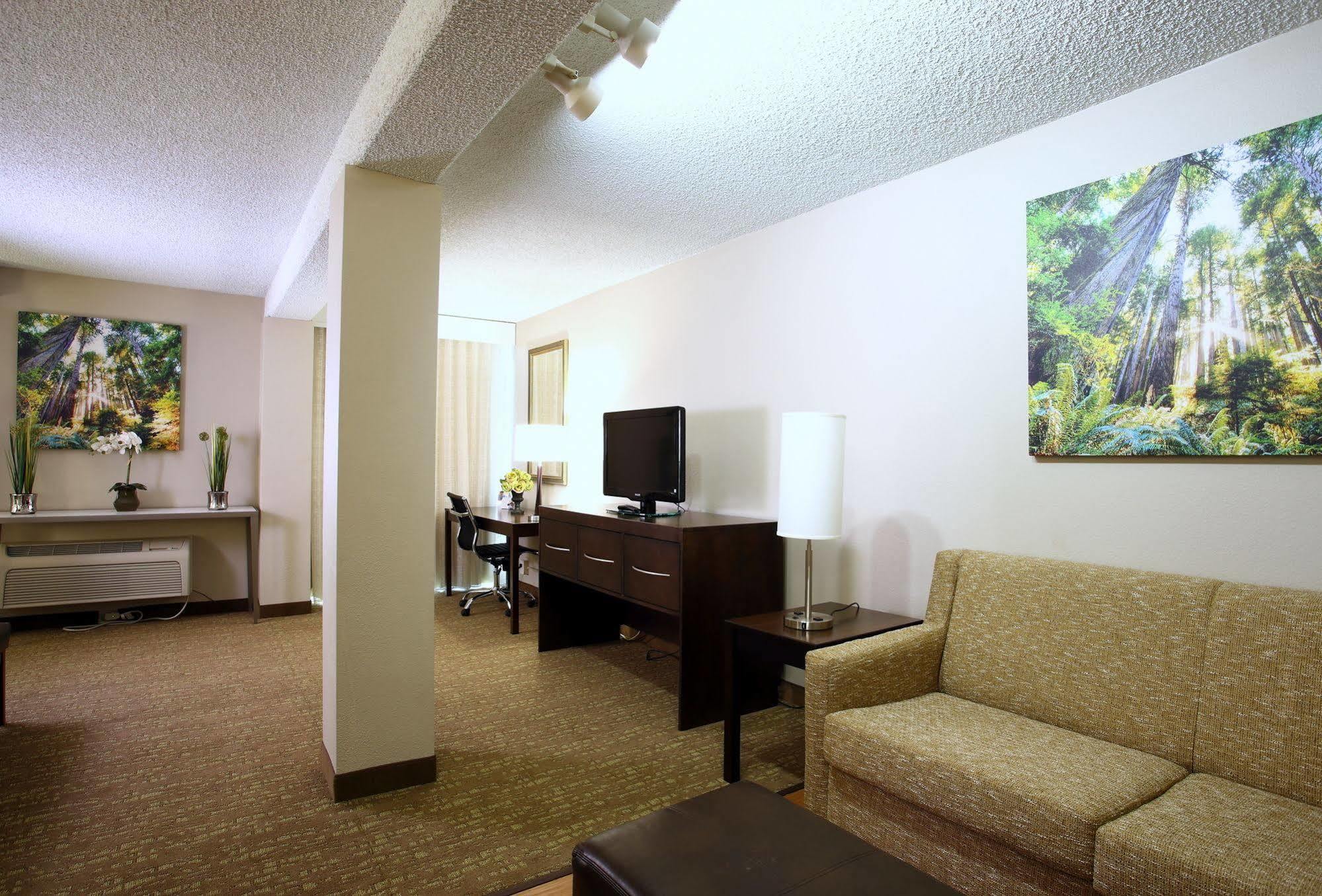 Hotel Wyndham Garden Fresno Yosemite Airport Exteriér fotografie